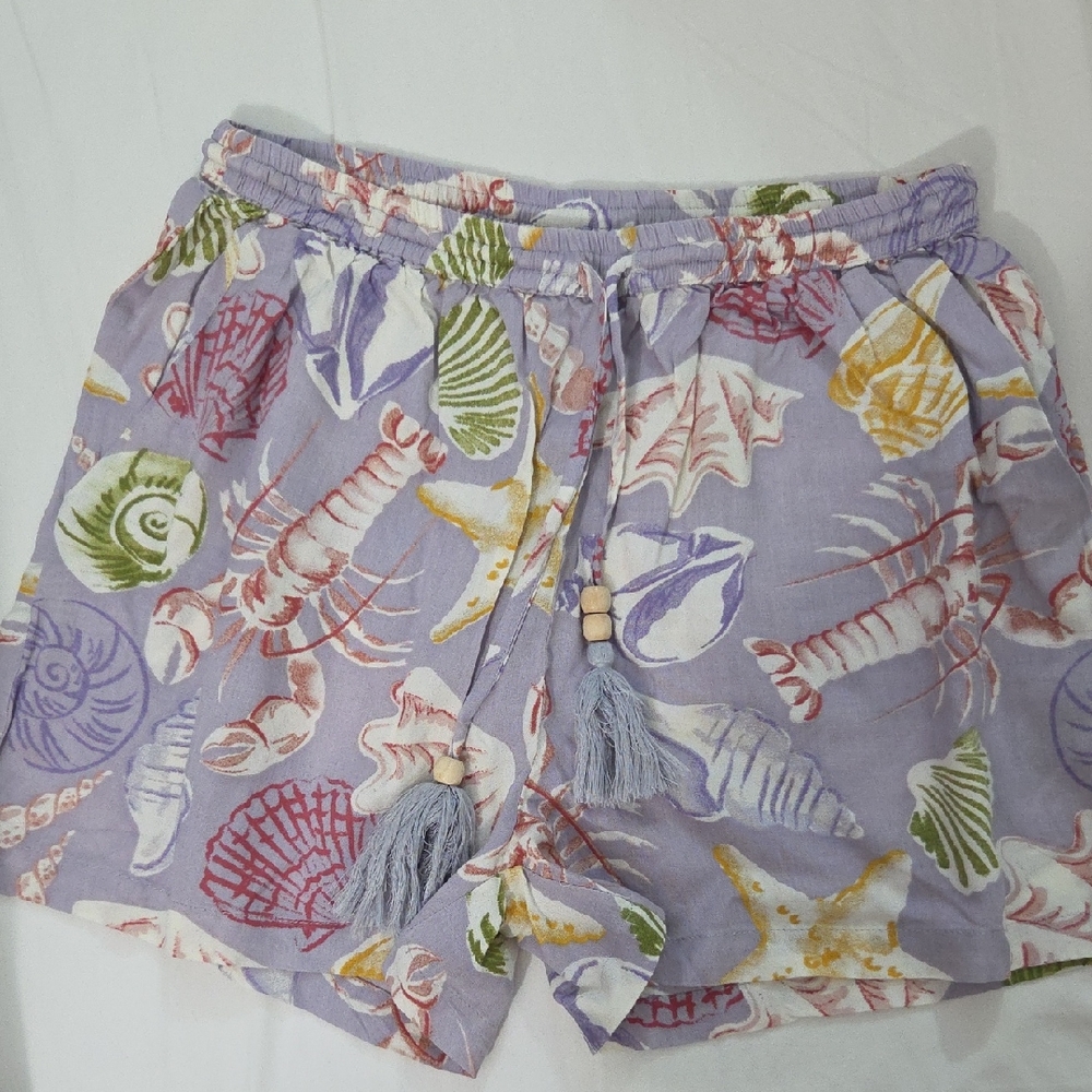 TRUE DESTINATIONS SHORT High Waist Shorts with Tassels